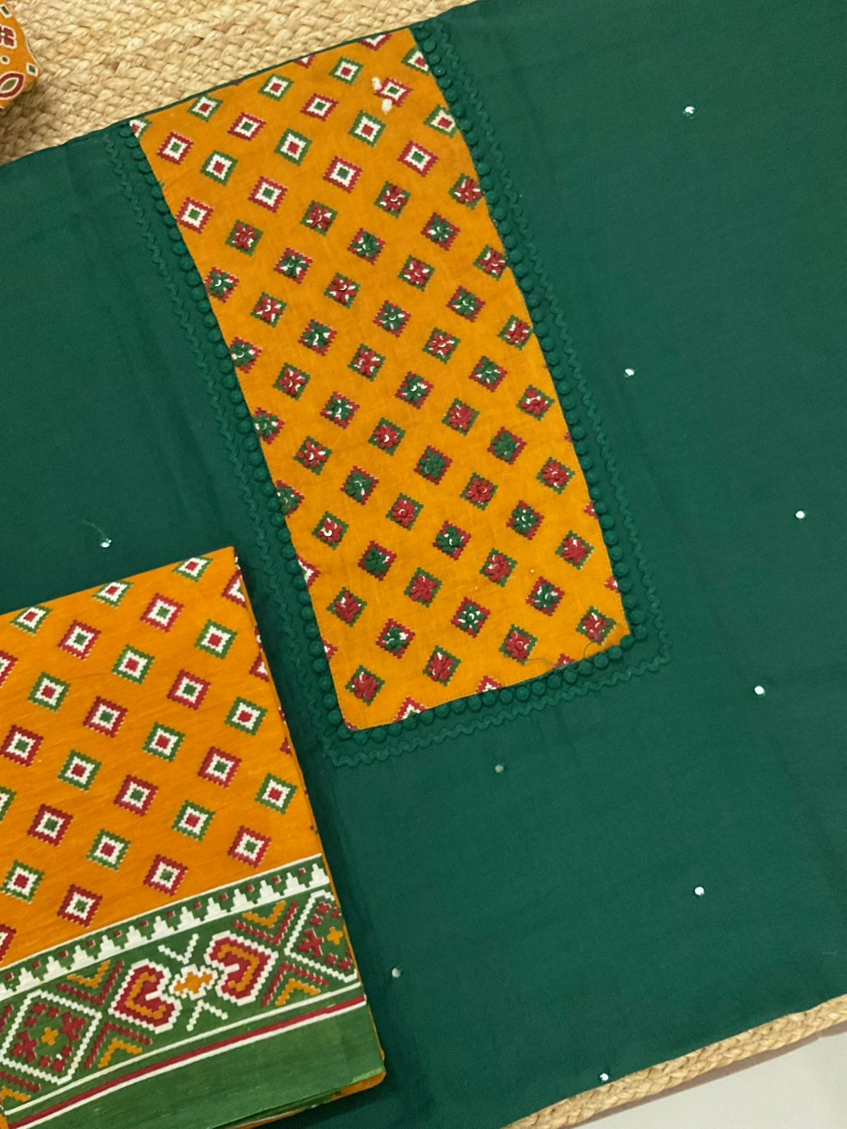 Soft Muslin Printed Embroidered Suit - Green