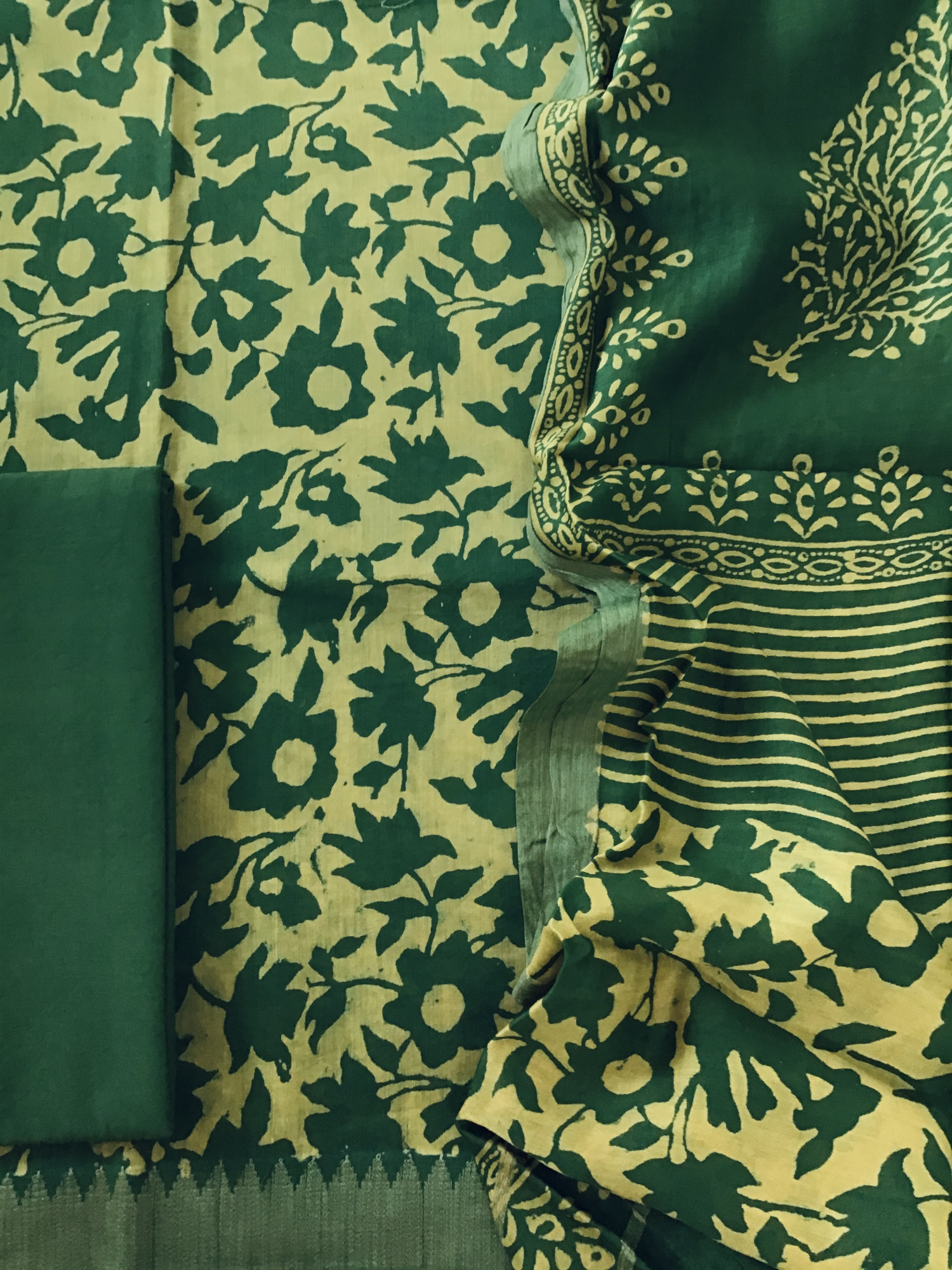 Pure Muslin Printed Suit - Green