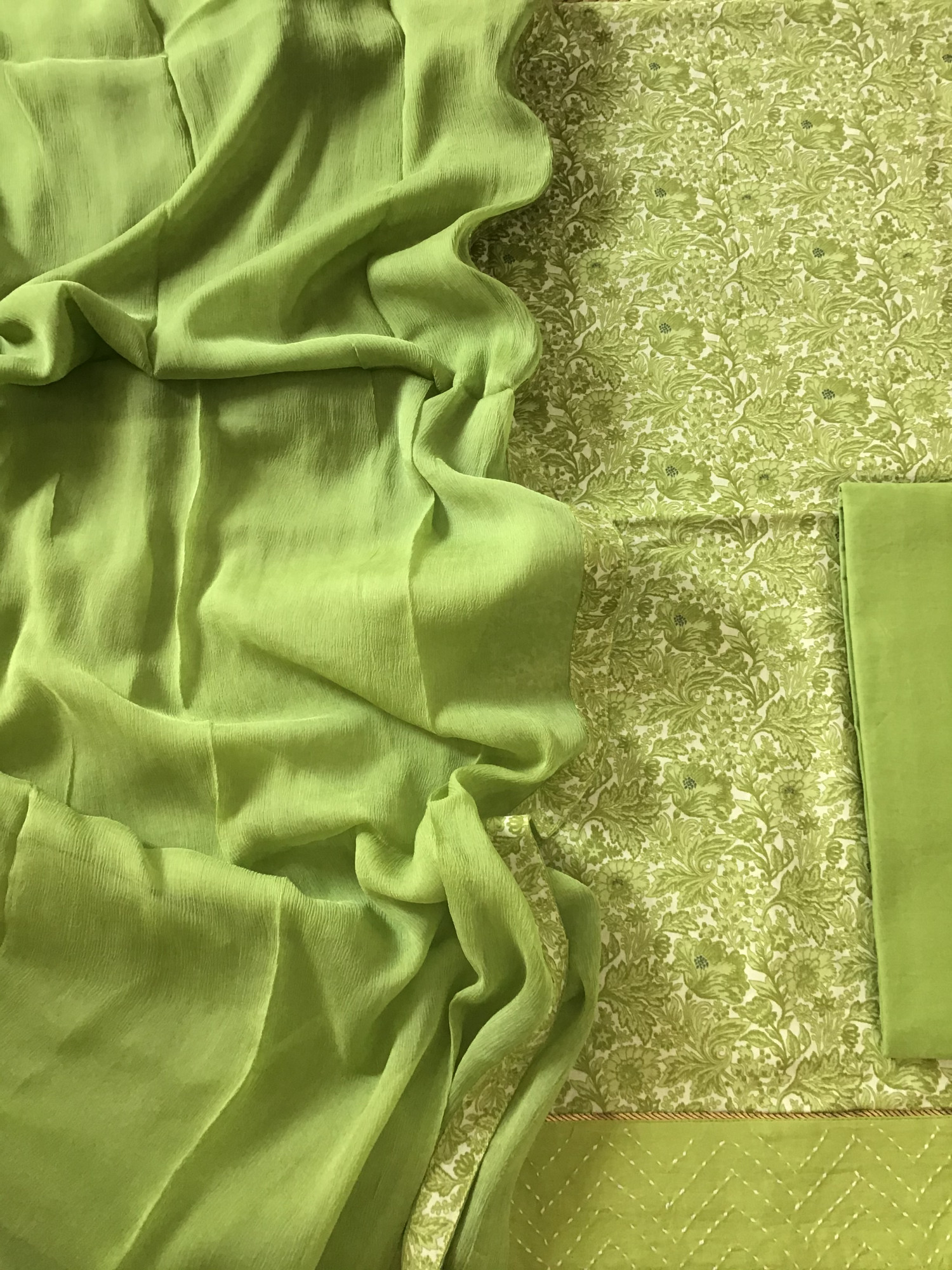 Soft Muslin Printed Suit - Green