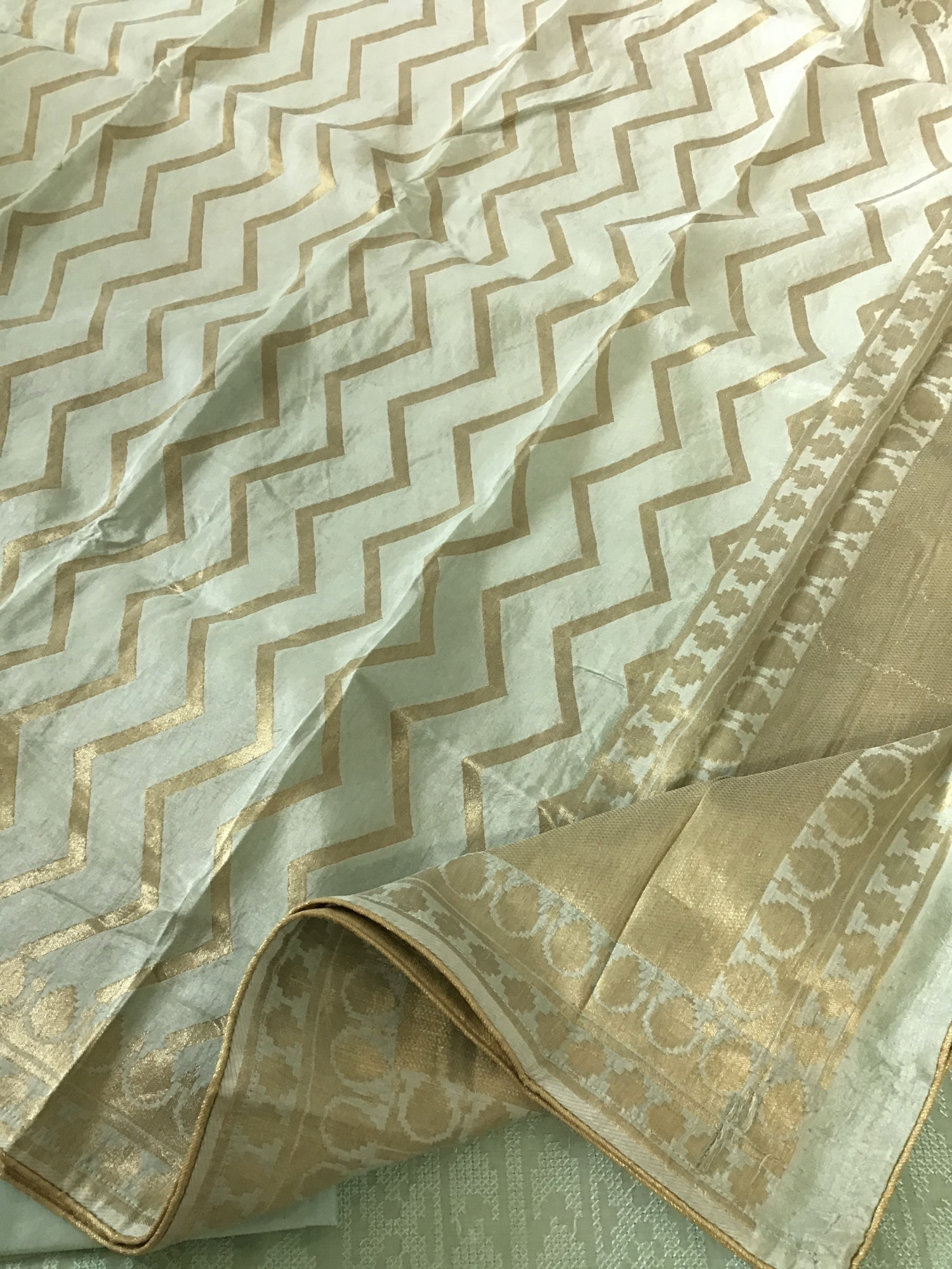 Pure Muslin Embroidered Suit - Green