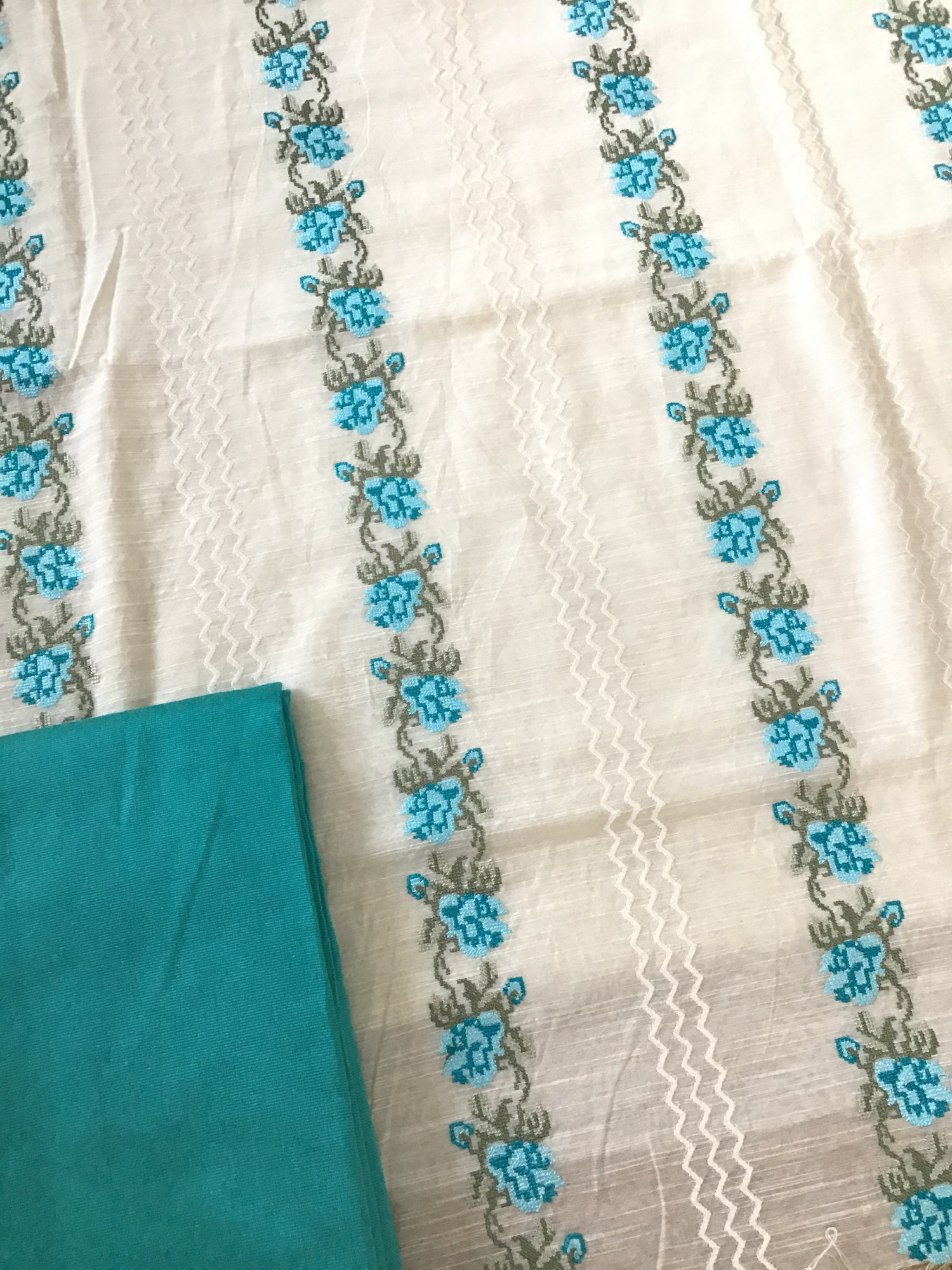 Soft Slub Silk Embroidered Suit - WhiteBlue