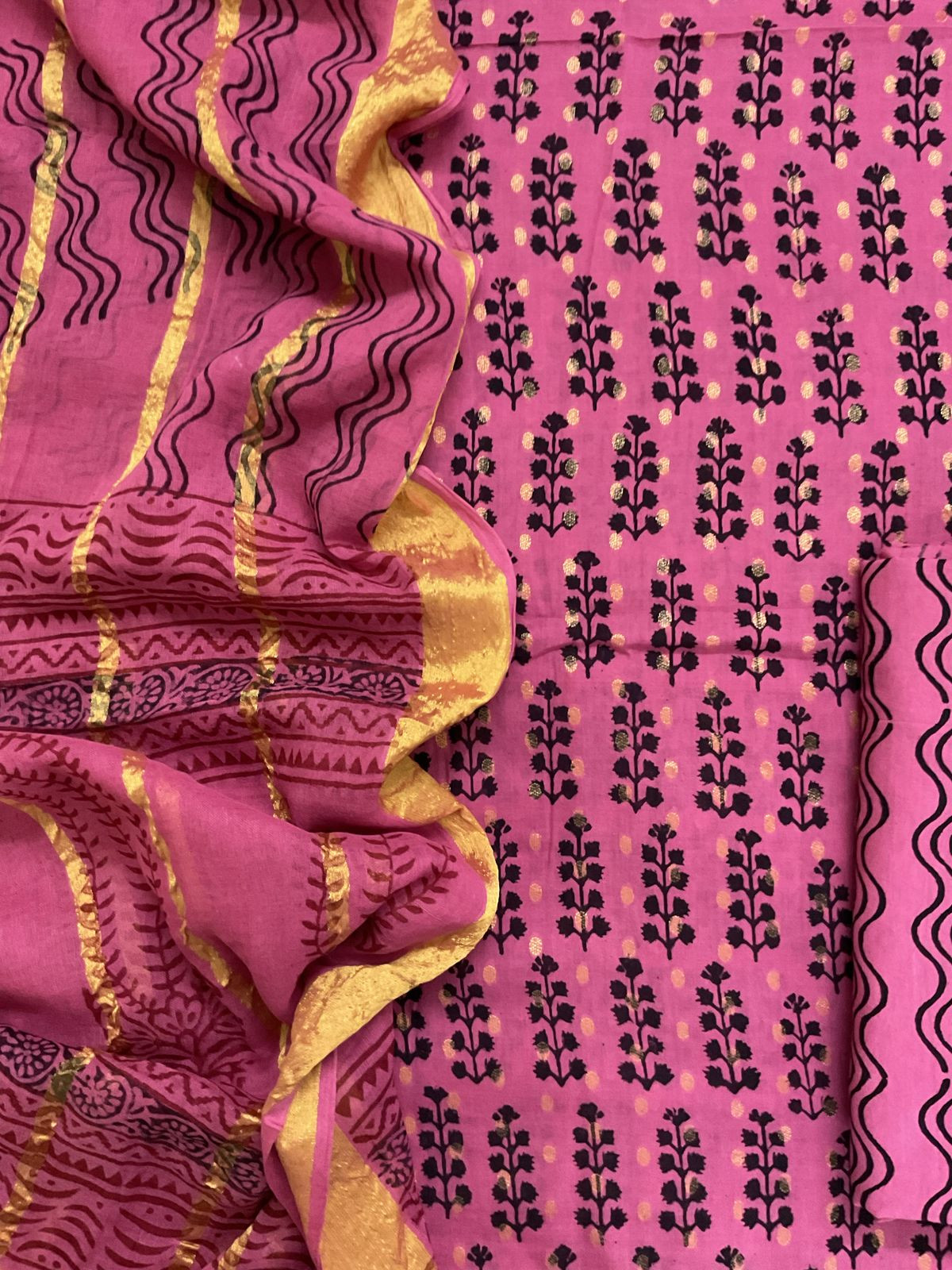 Pure Cotton Bagh Printed Banarasi Weaved Suit - Pink