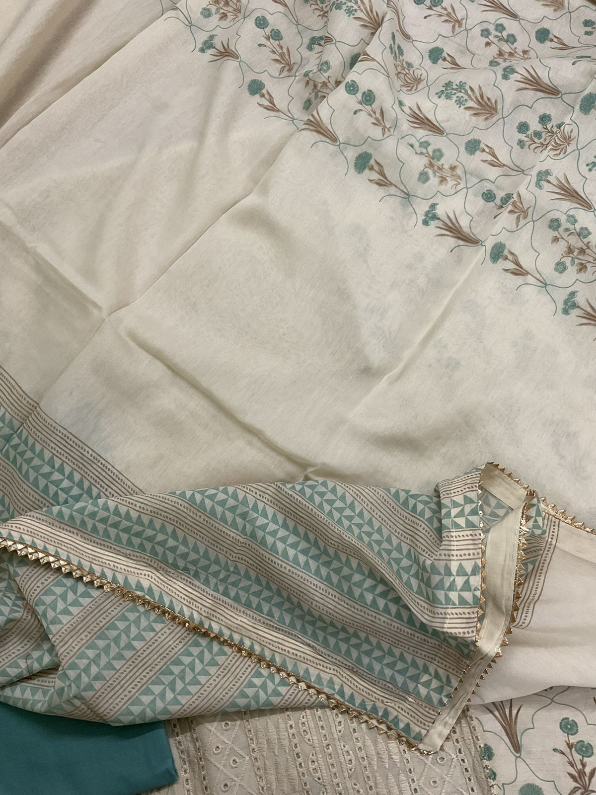 Pure Muslin Printed Embroidered Suit - Cream