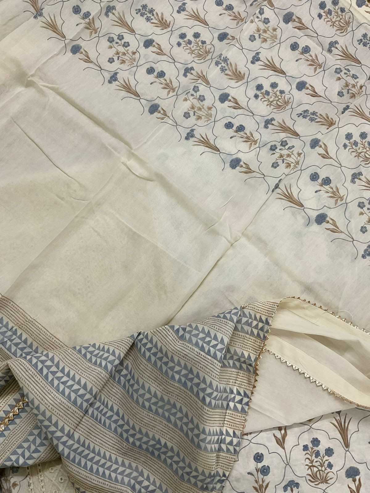 Pure Muslin Printed Embroidered Suit - Cream