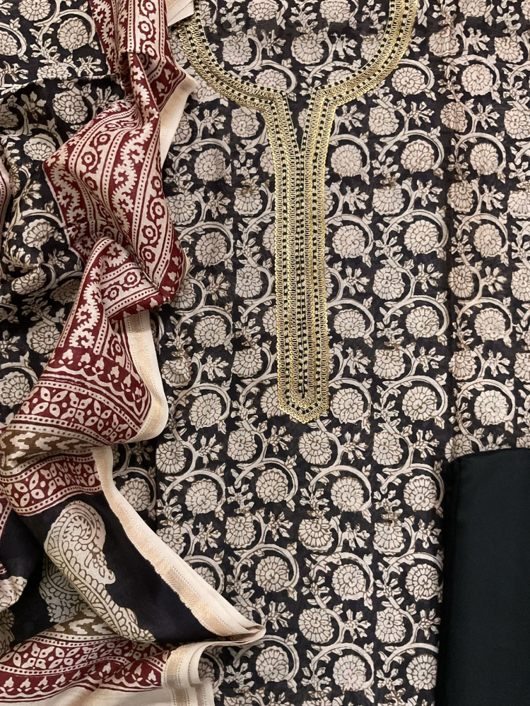 Image of Pure Maheshwari Silk Bagh Printed Embroidered Suit - Black