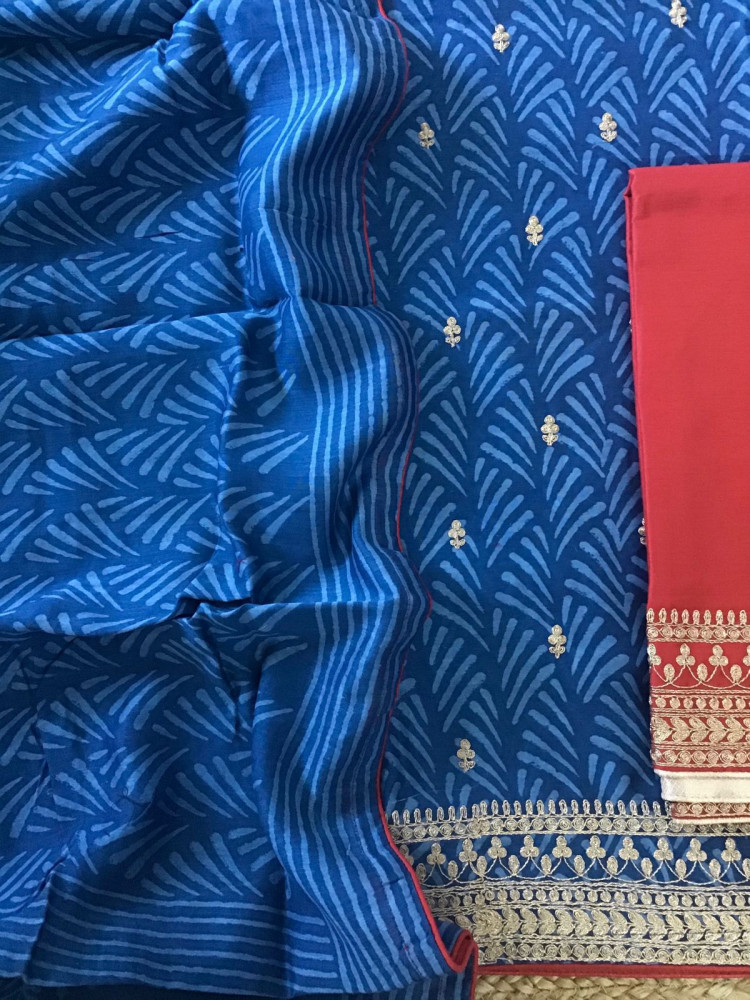 Image of Pure Maheshwari Silk Printed Embroidered Suit - Blue