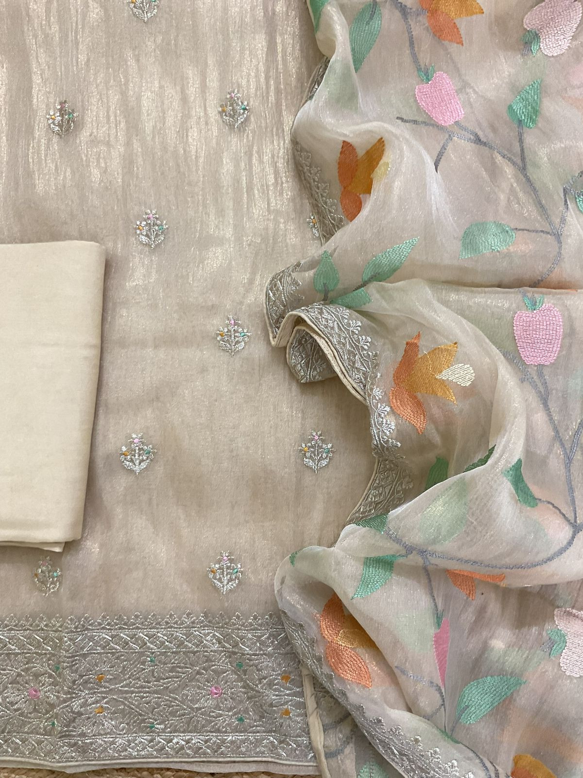 Soft Crushed Tissue Embroidered Suit - Beige