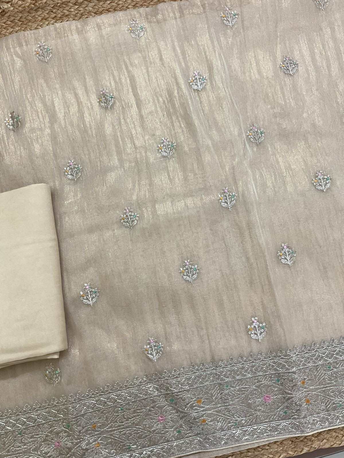 Soft Crushed Tissue Embroidered Suit - Beige