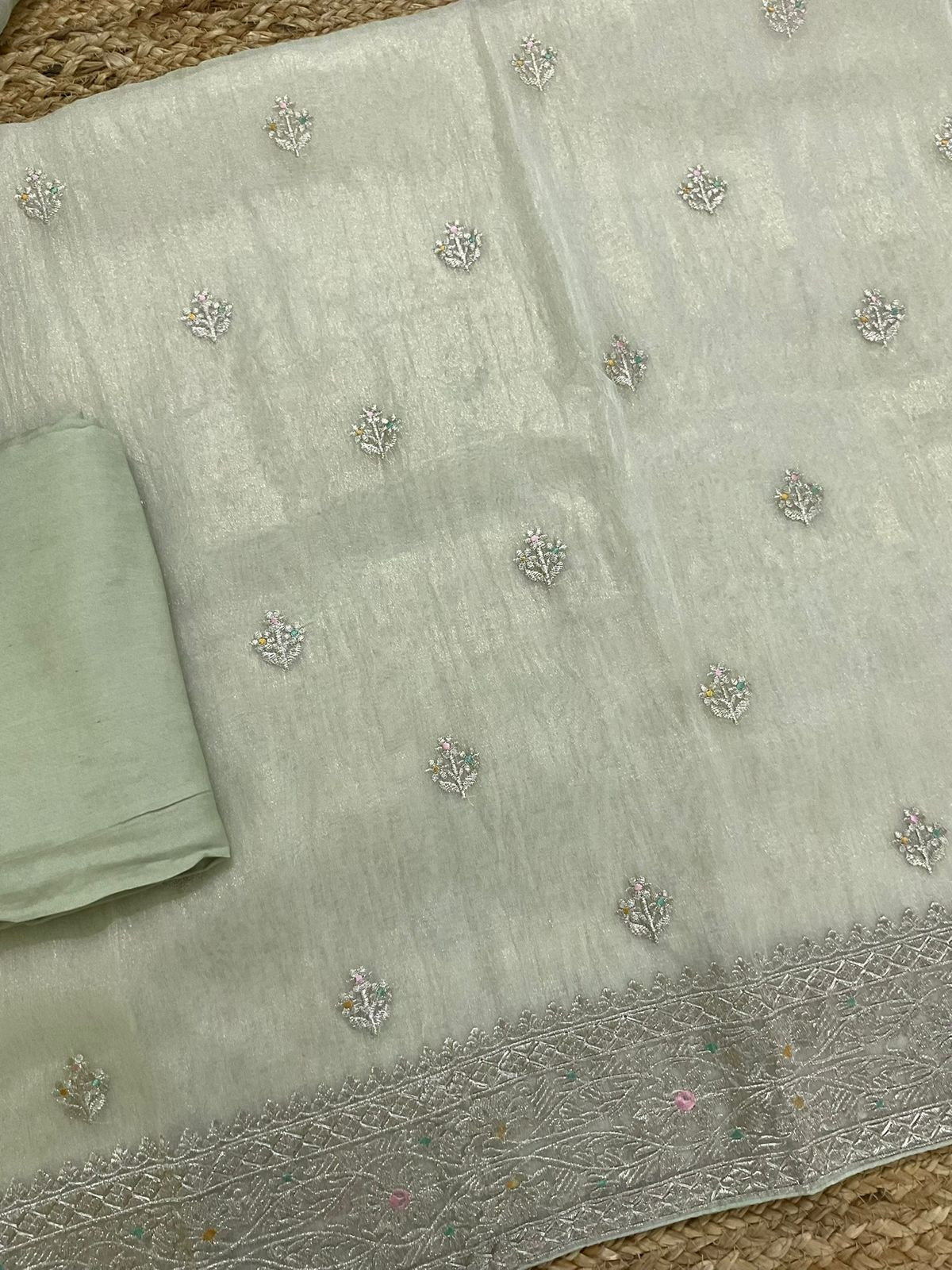 Soft Crushed Tissue Embroidered Suit - Green