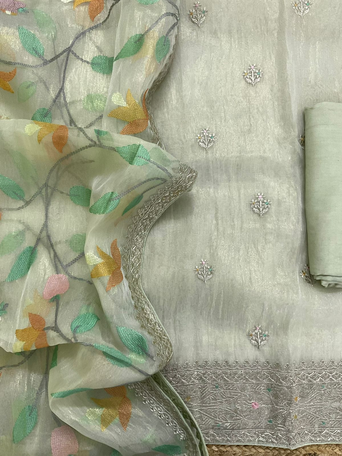 Soft Crushed Tissue Embroidered Suit - Green