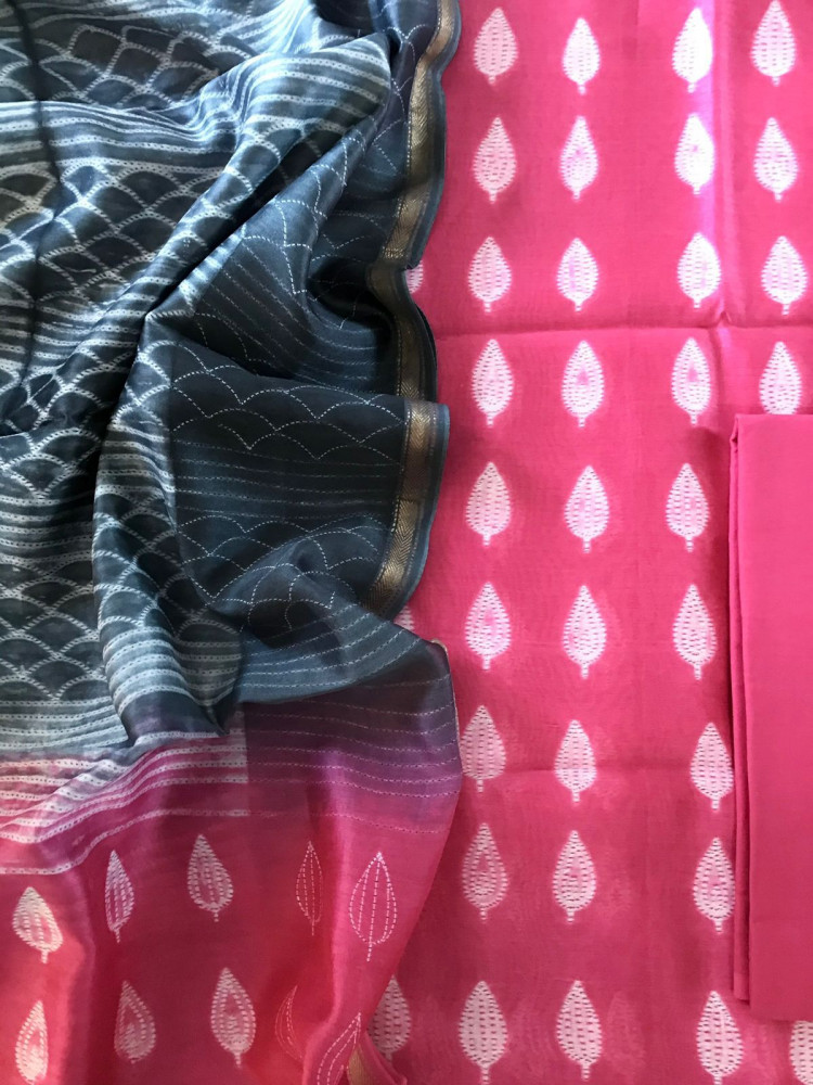 Image of Pure Maheshwari Silk Printed Suit - Pink