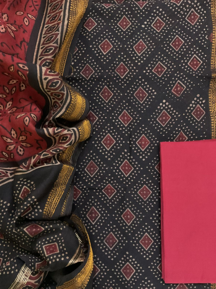 Image of Pure Maheshwari Block Printed Suit - Black
