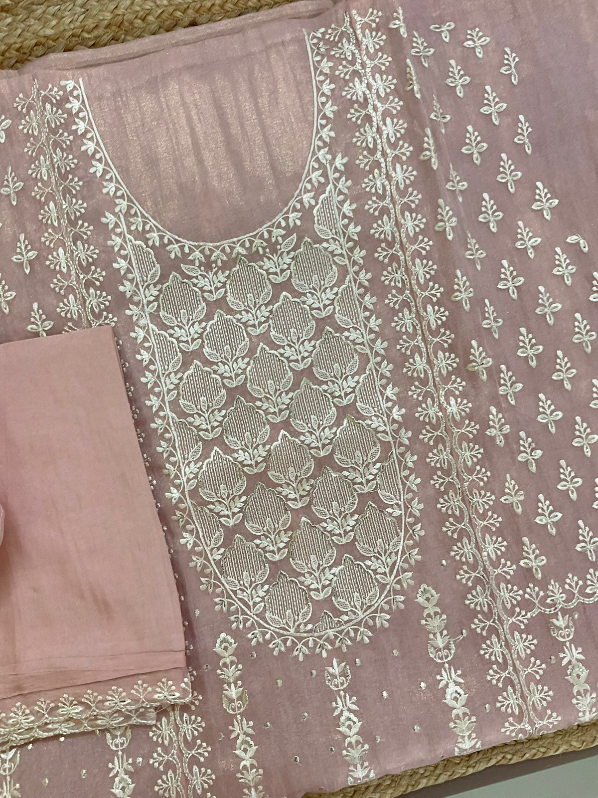 Soft Crushed Tissue Embroidered Suit - Pink