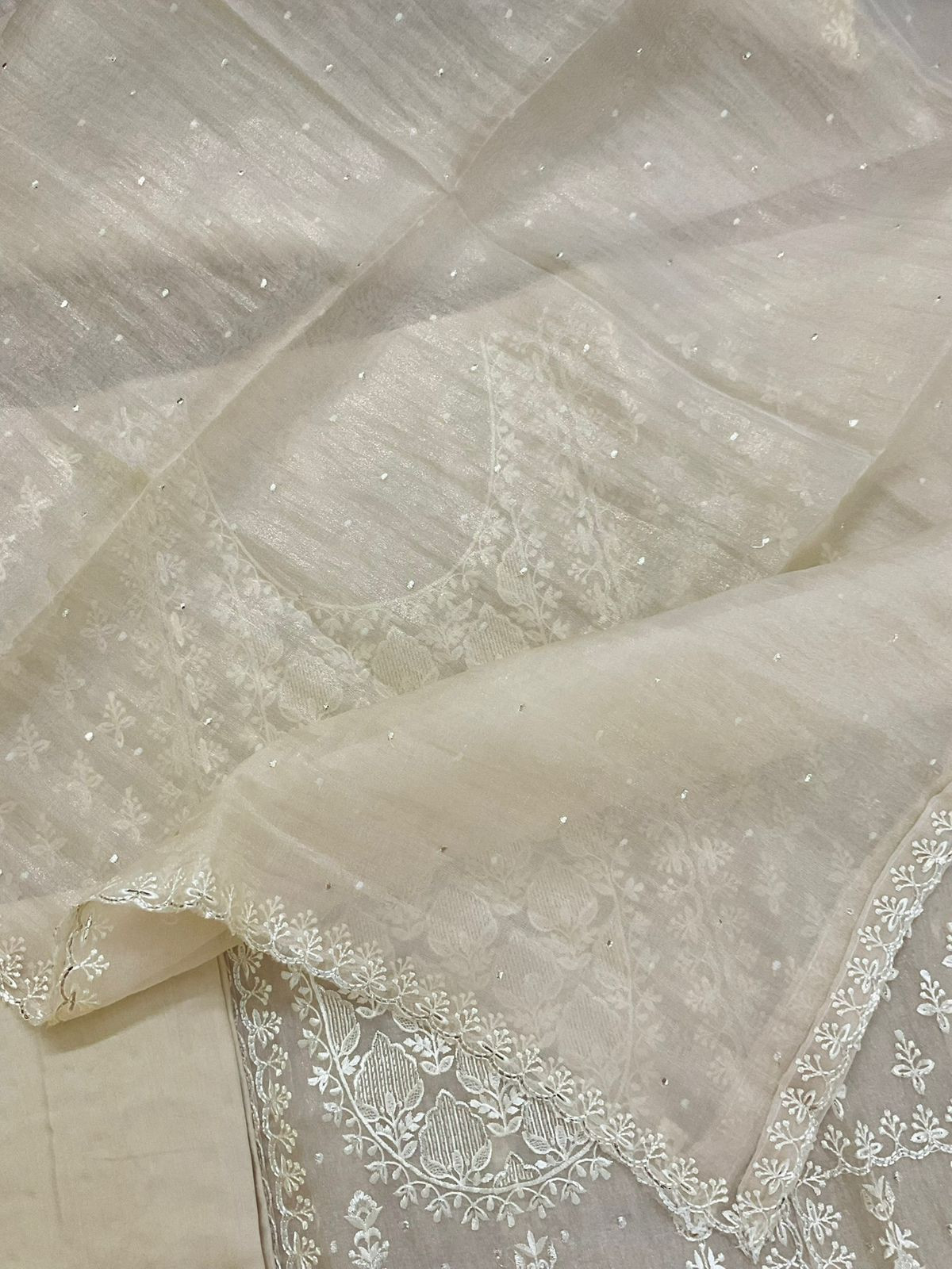 Soft Crushed Tissue Embroidered Suit - Beige