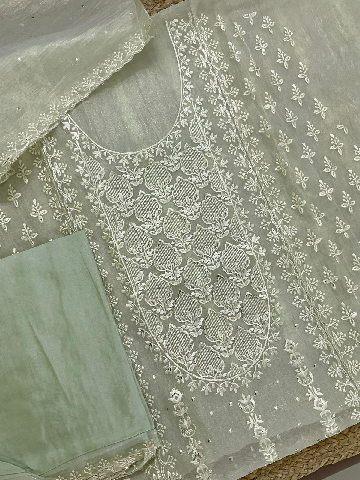 Soft Crushed Tissue Embroidered Suit - Green