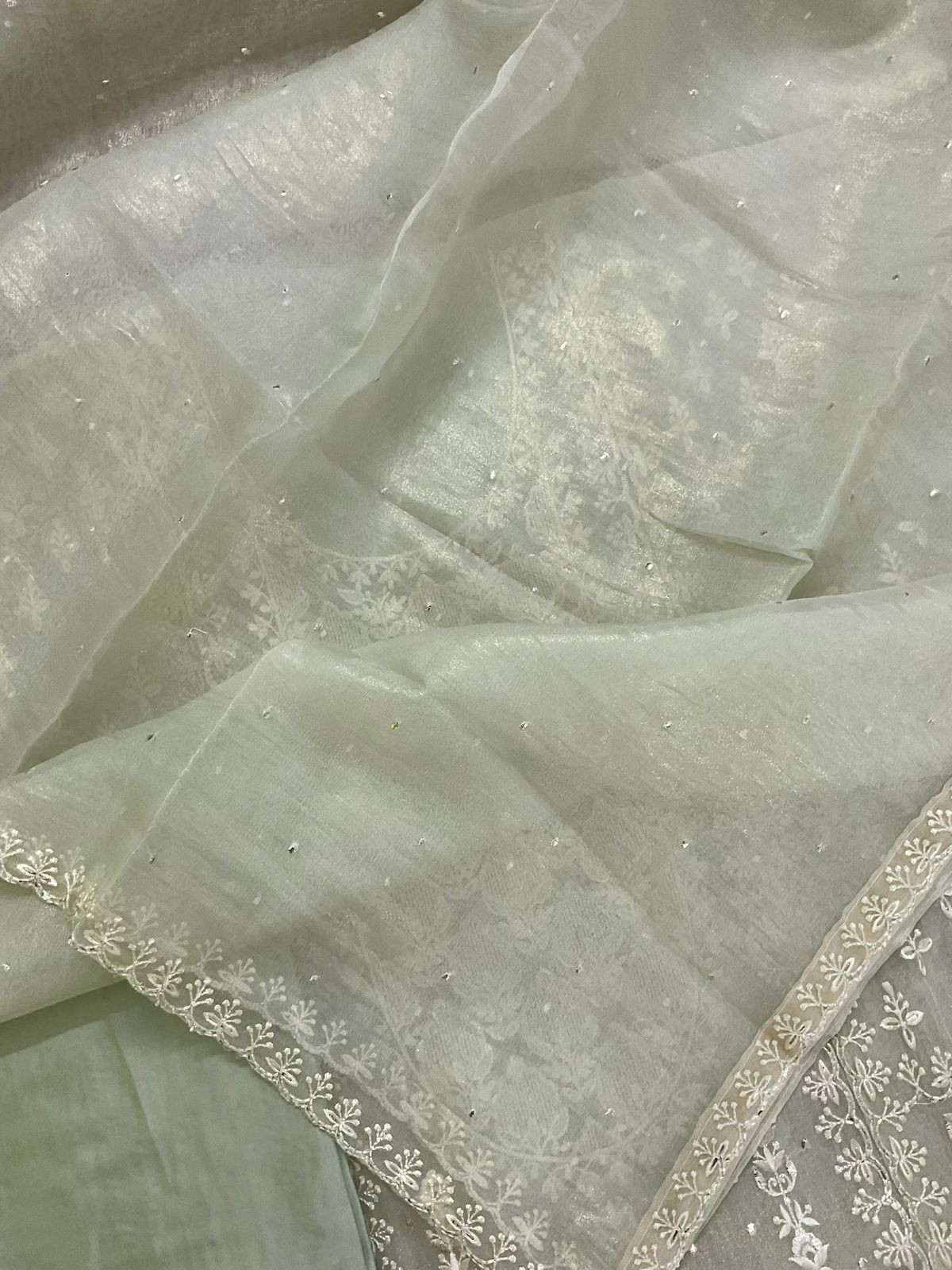 Soft Crushed Tissue Embroidered Suit - Green