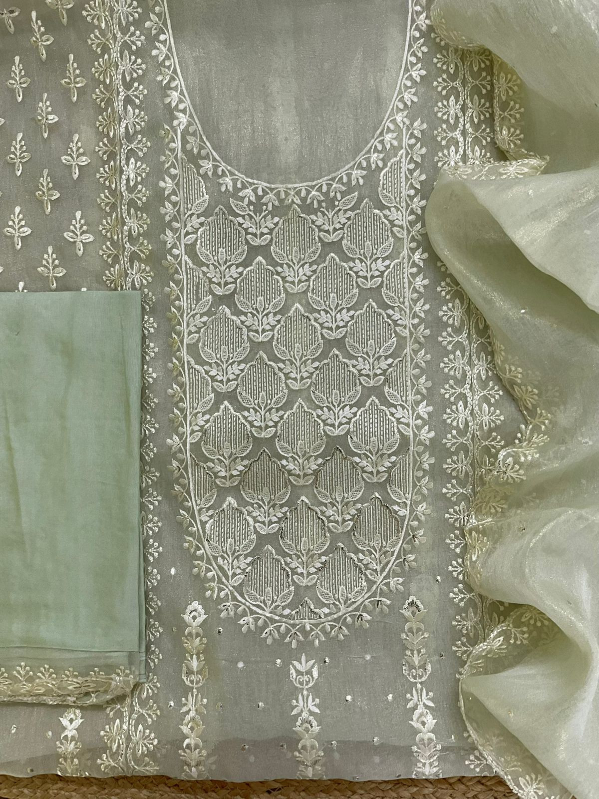 Soft Crushed Tissue Embroidered Suit - Green