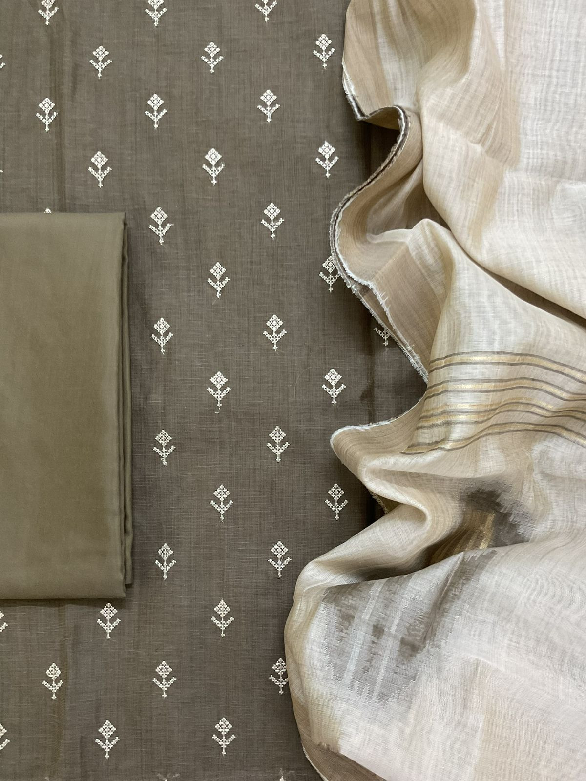Soft Tissue Slub Cotton Jamdani Weaved Embroidered Suit - Beigish Grey
