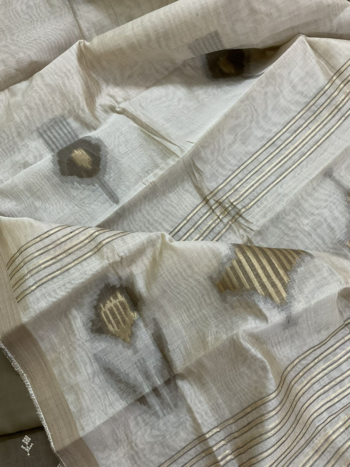 Soft Tissue Slub Cotton Jamdani Weaved Embroidered Suit - Beigish Grey