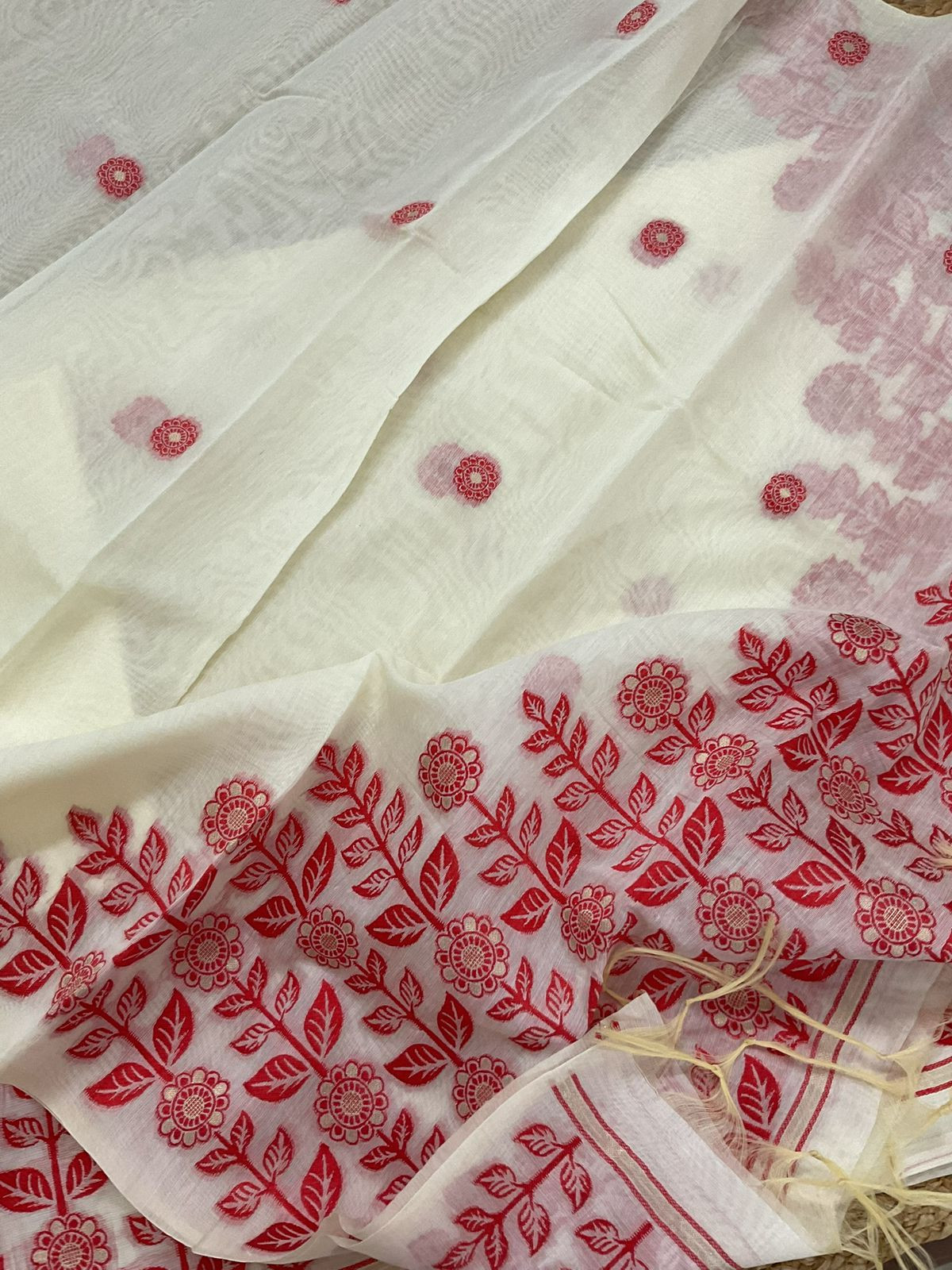 Soft Kora Chanderi Jamdani Weaved Embroidered Suit - Cream