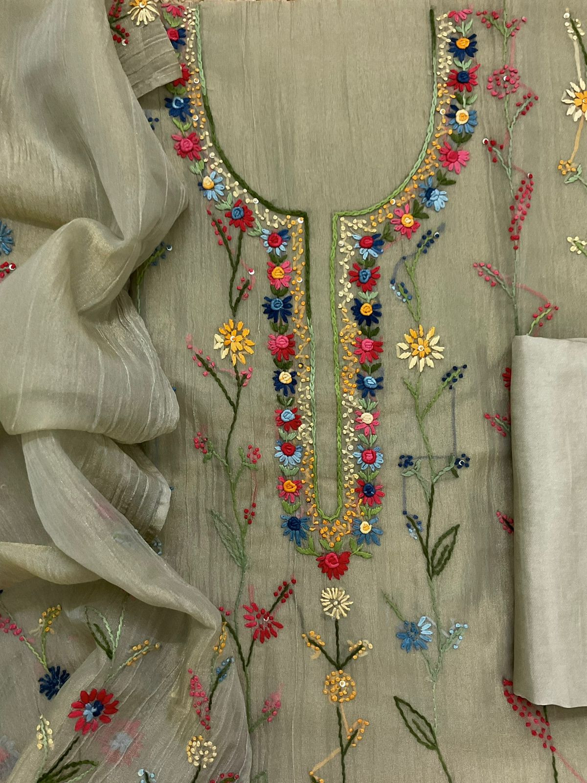 Pure Crushed Tissue Fine Embroidered Suit - Green
