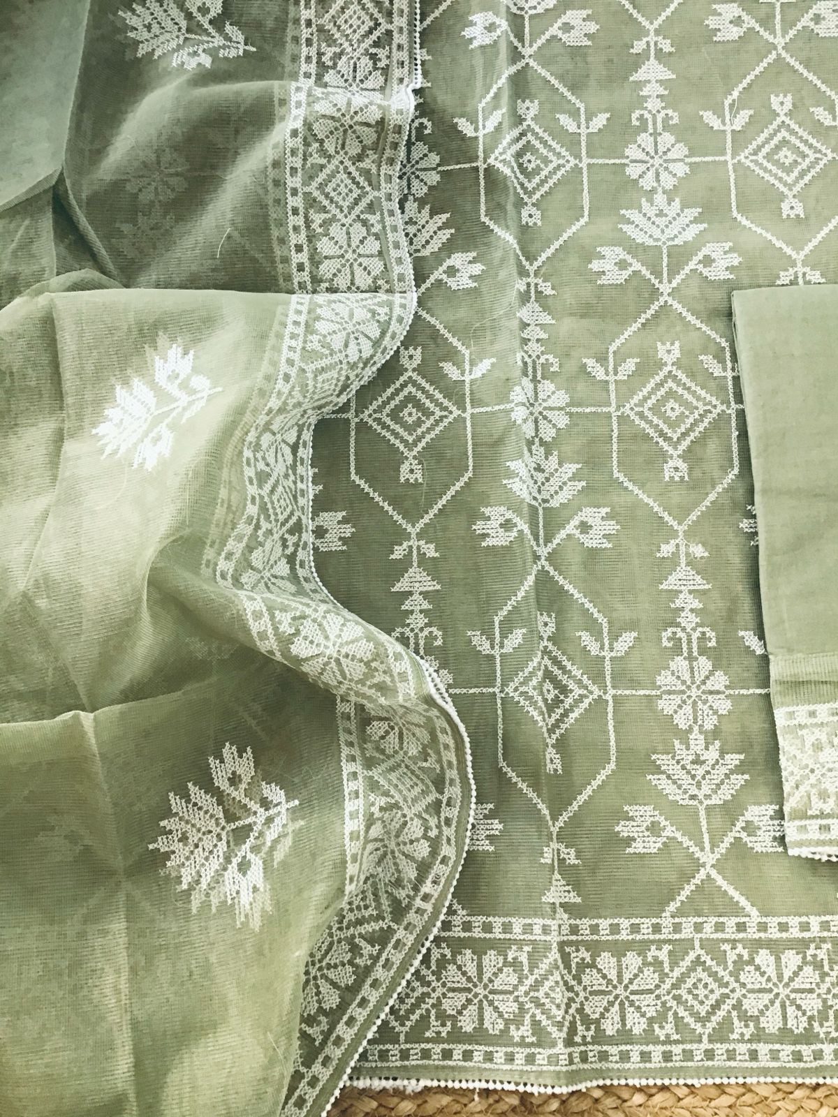 Soft Supernet Embroidered Suit - Green