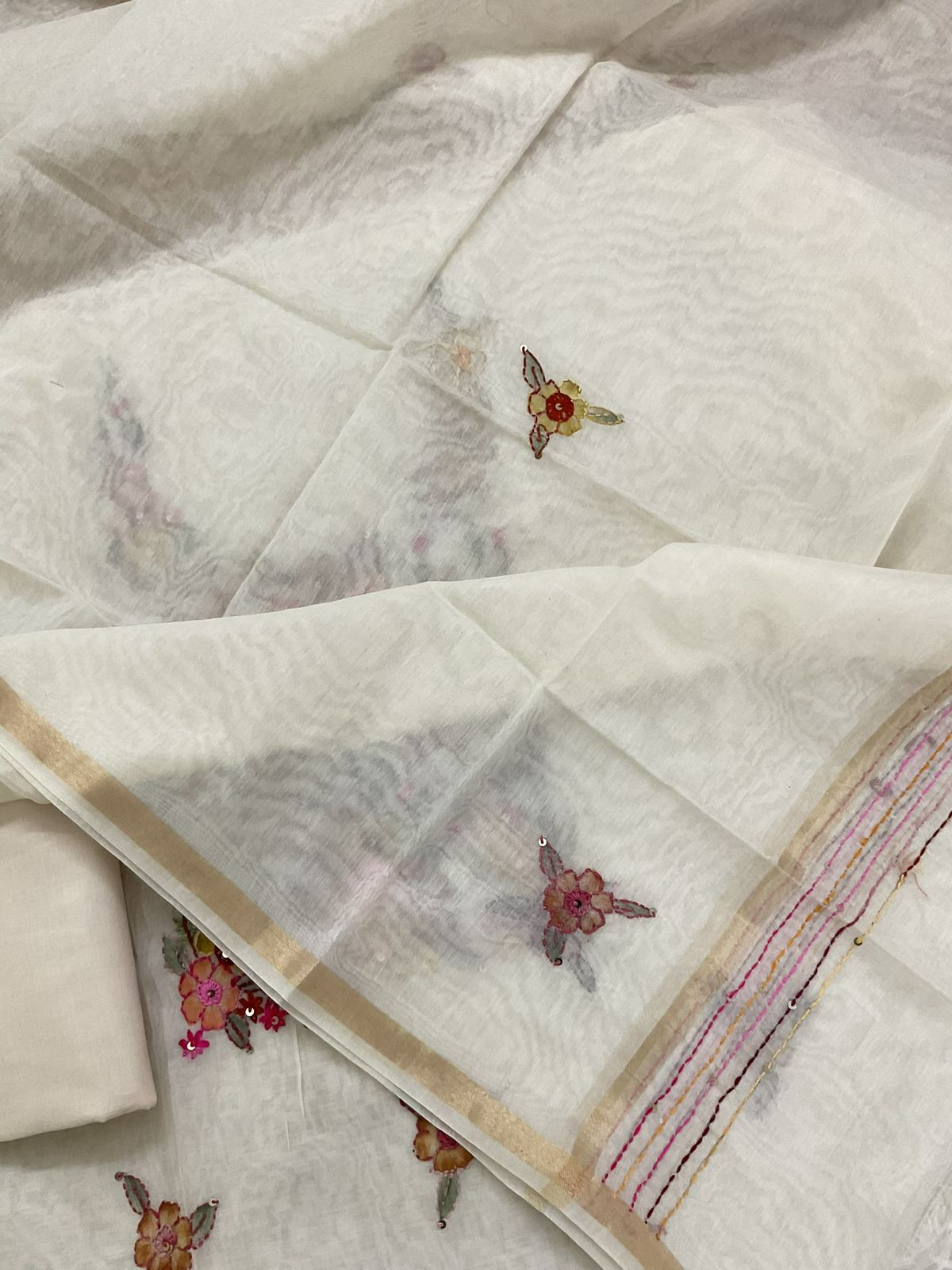 Soft Chanderi Brush Painted Embroidered Suit - Off White