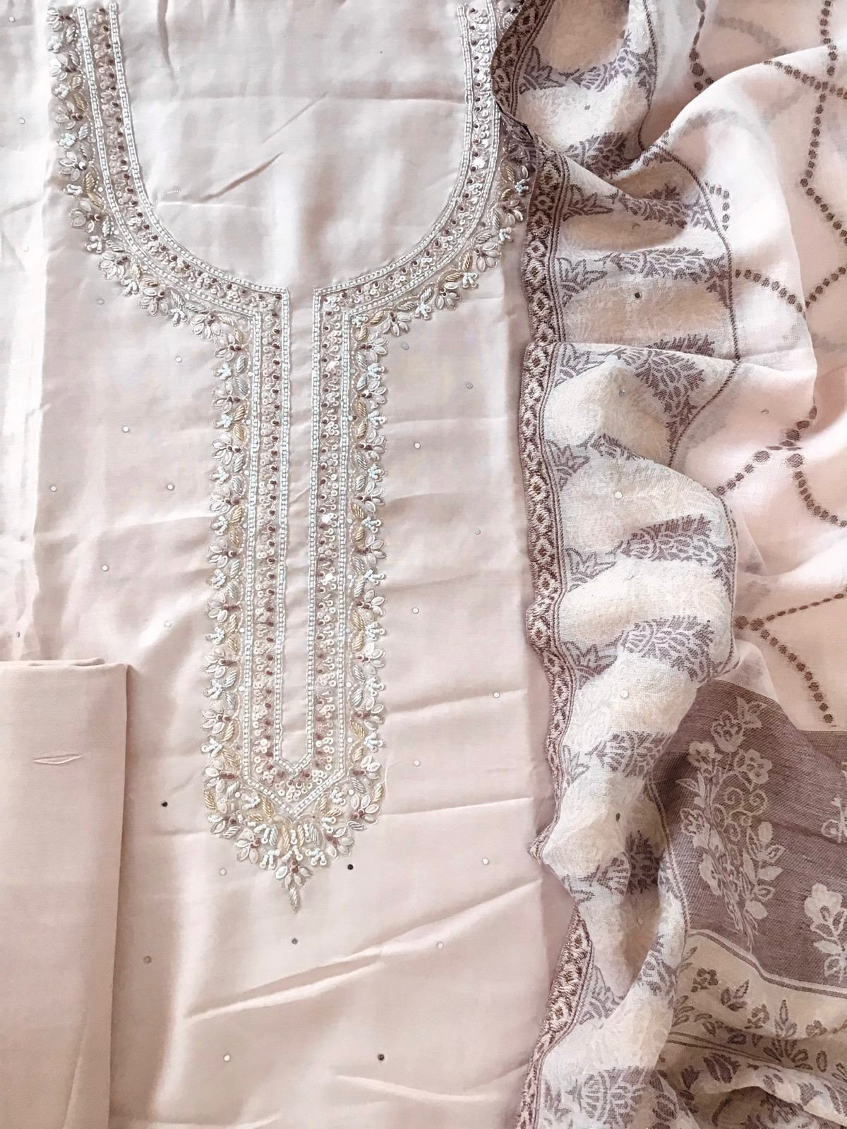 Pure Muslin Embroidered Jamdani Weaved Suit - Beigish Peach