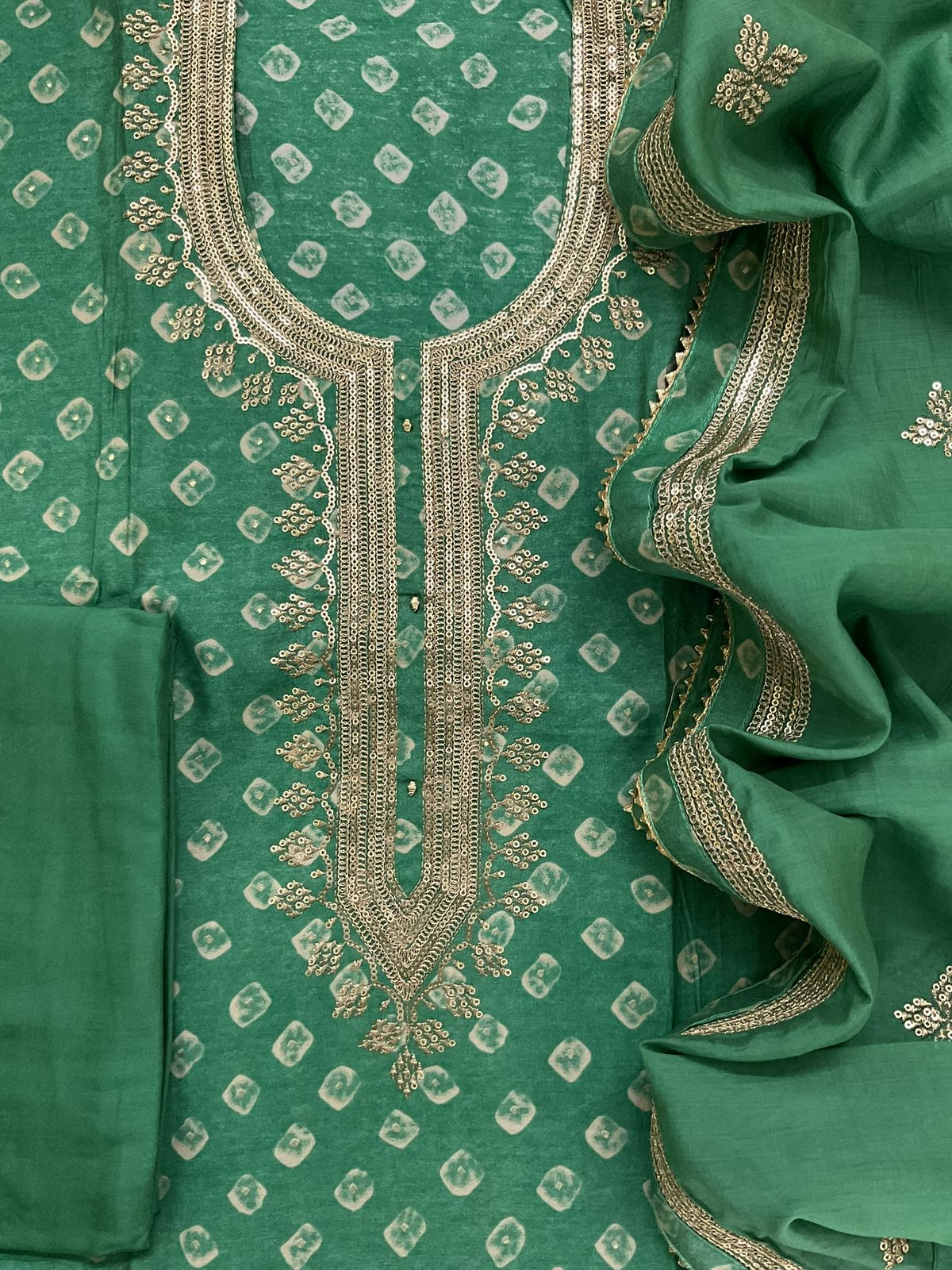 Soft Muslin Printed Embroidered Suit - Green