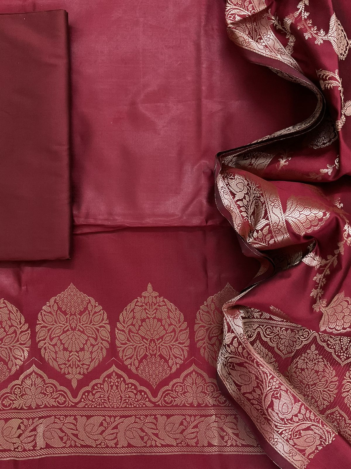 Soft Silk Banarasi Weaved Suit - Maroon