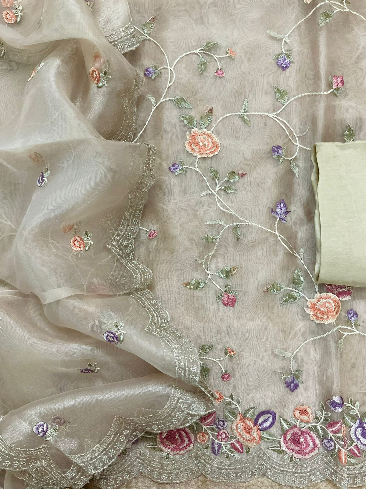 Soft Tissue Shimmer Silk Embroidered Suit - Cream