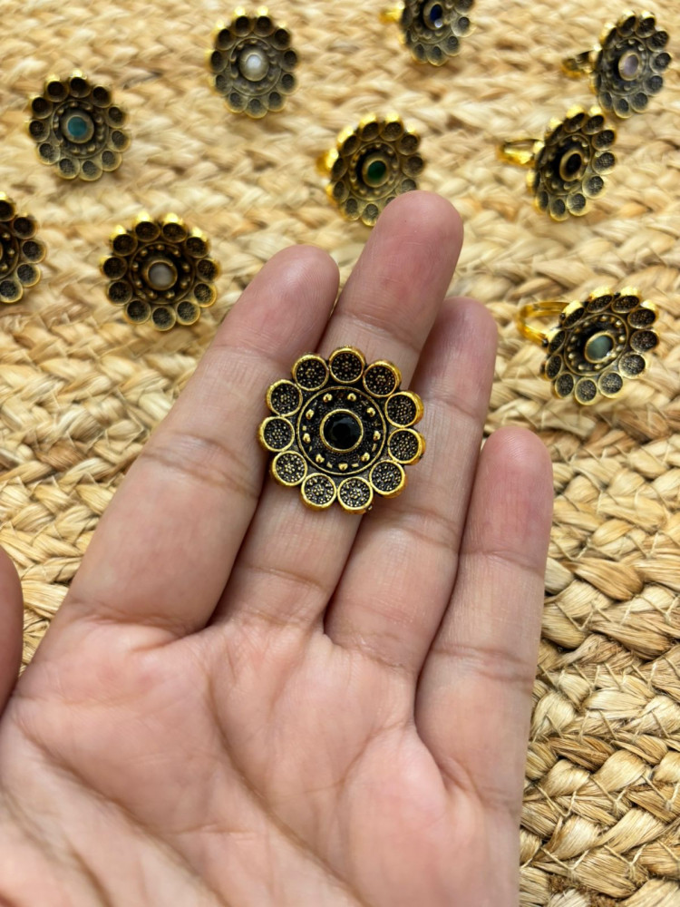 Image of Metallic Oxidised Adjustable Gold Finger Ring - Black