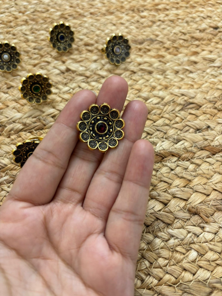 Image of Metallic Oxidised Adjustable Gold Finger Ring - Maroon