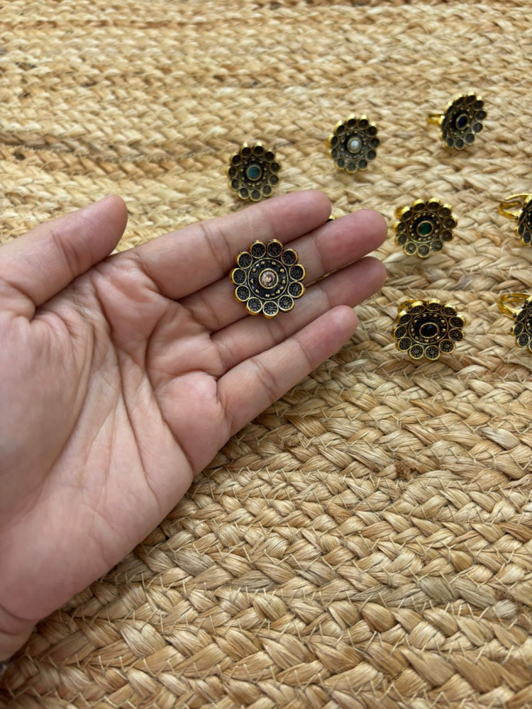 Image of Metallic Oxidised Adjustable Gold Finger Ring - Peach
