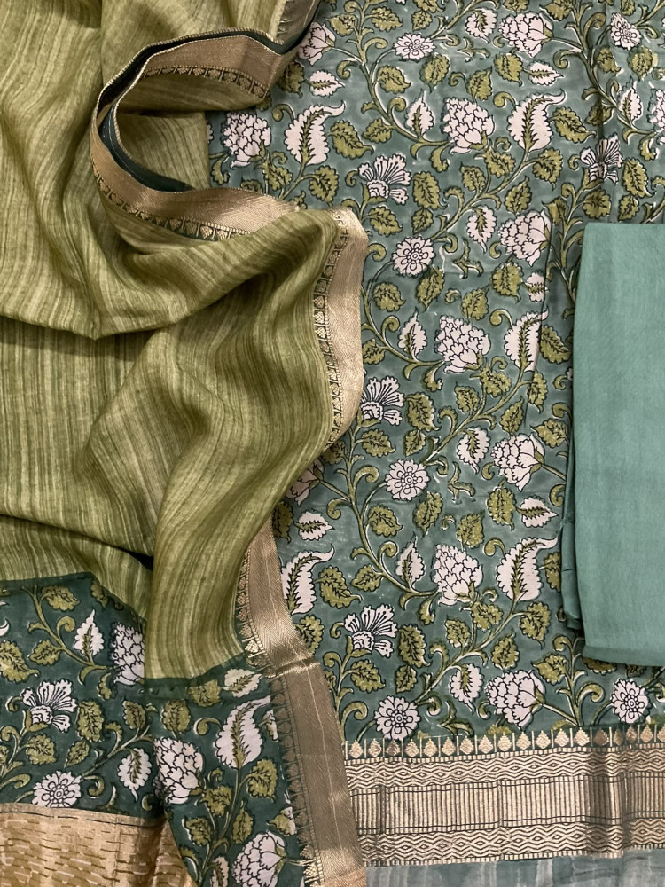 Image of Pure Muslin Printed Banarasi Weaved Suit - Green