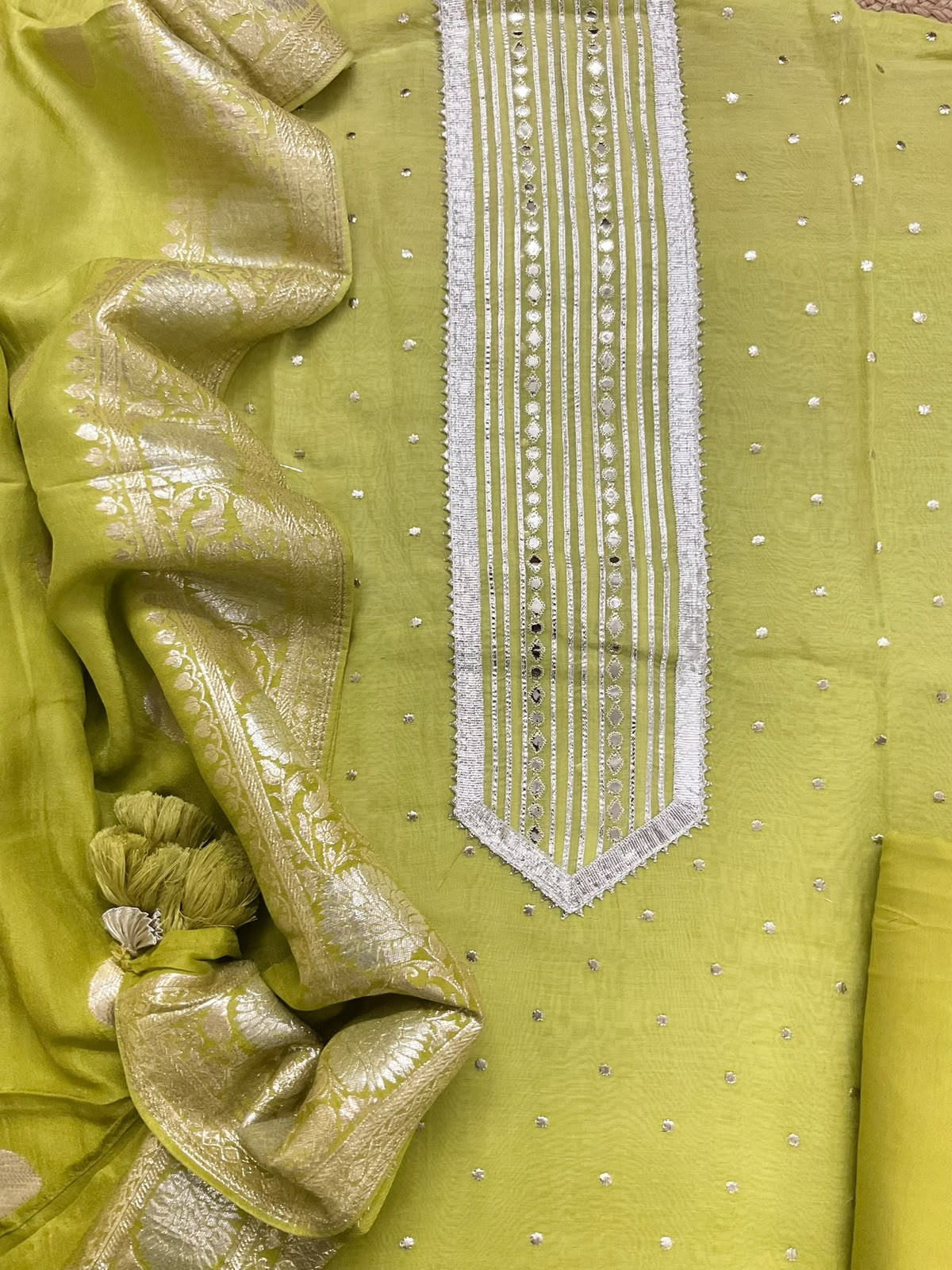 Pure Mul Chanderi Banarasi Weaved Embroidered Suit - Green