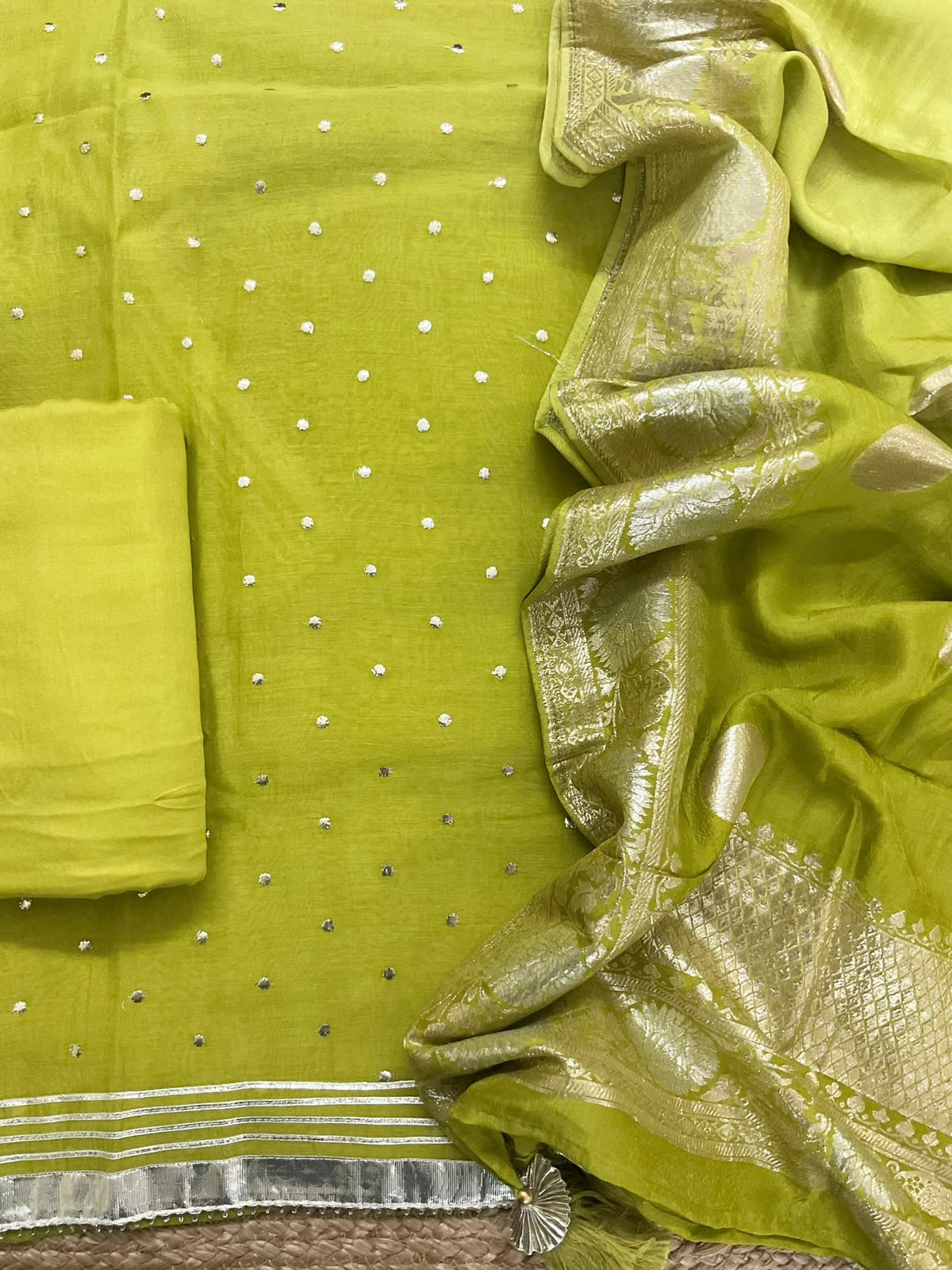 Pure Mul Chanderi Banarasi Weaved Embroidered Suit - Green