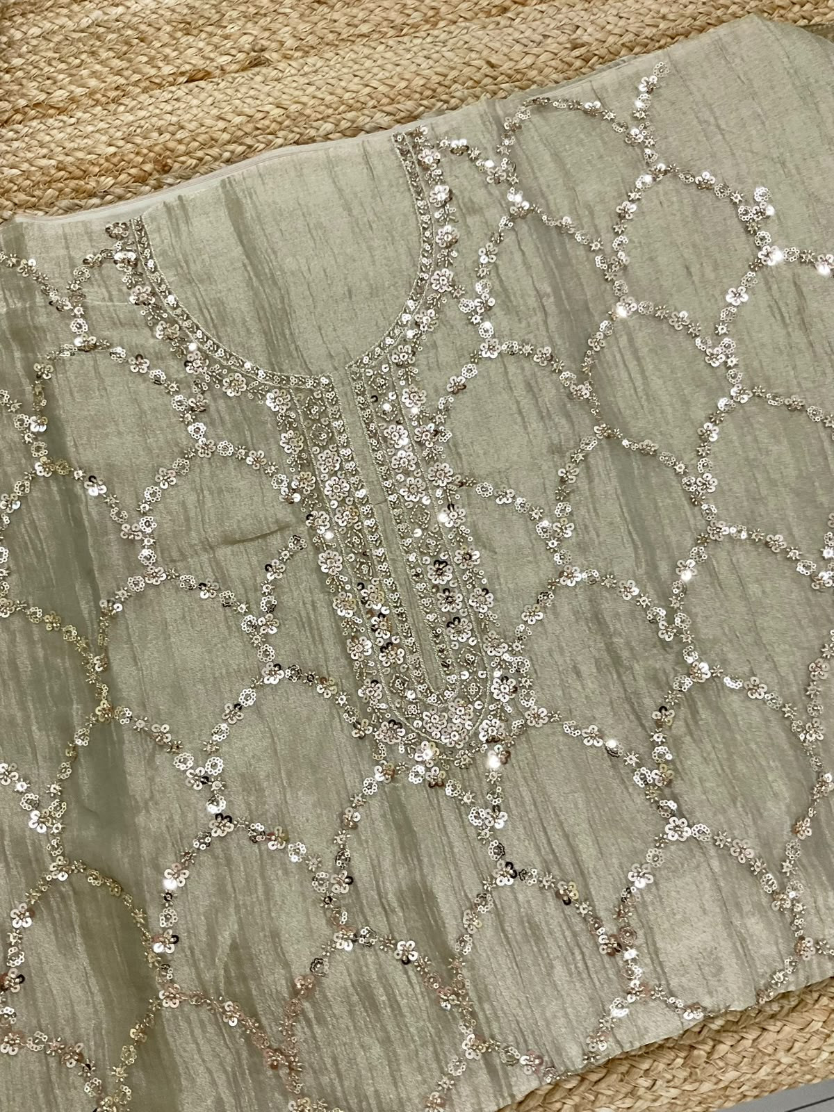 Soft Crushed Tissue Embroidered Suit - Green