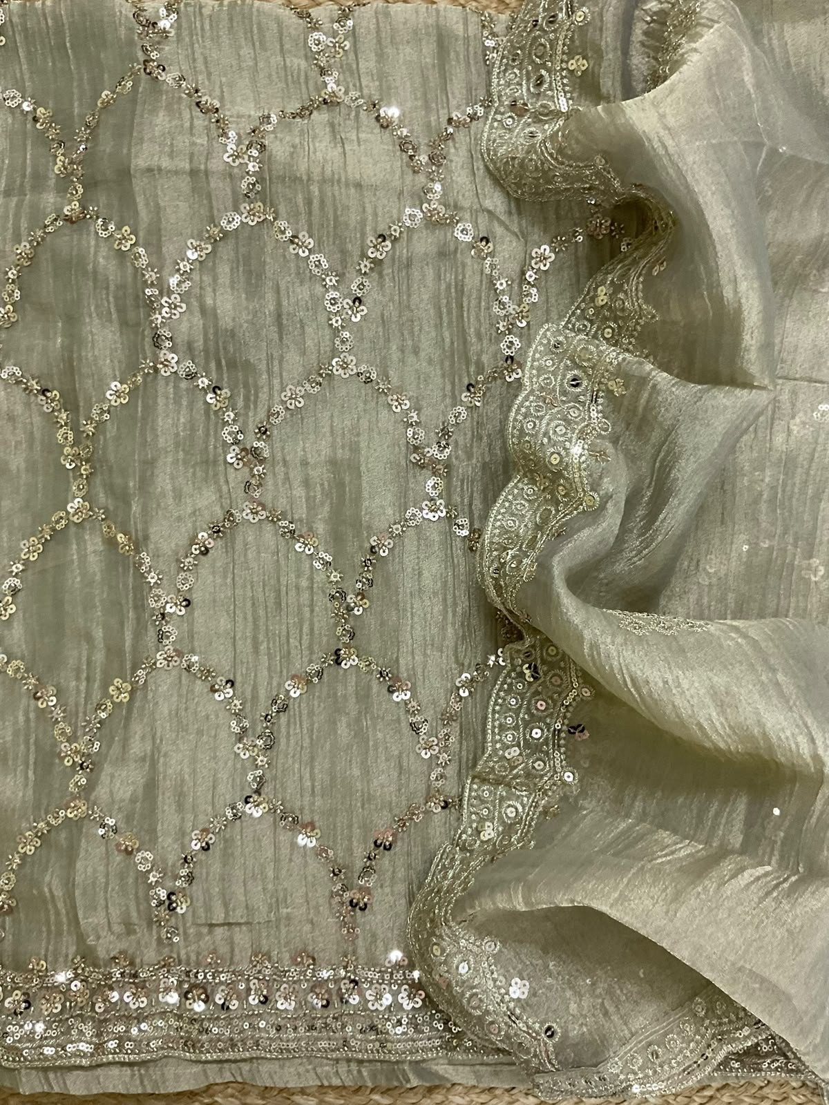 Soft Crushed Tissue Embroidered Suit - Green