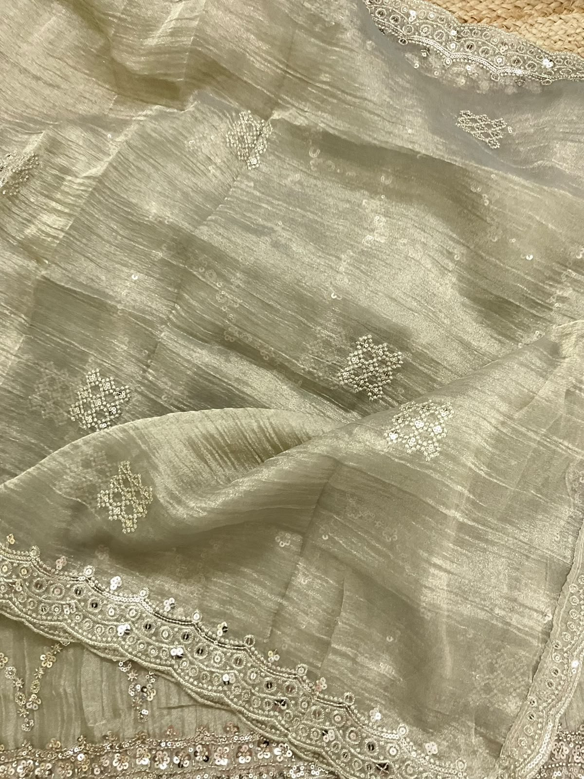 Soft Crushed Tissue Embroidered Suit - Green