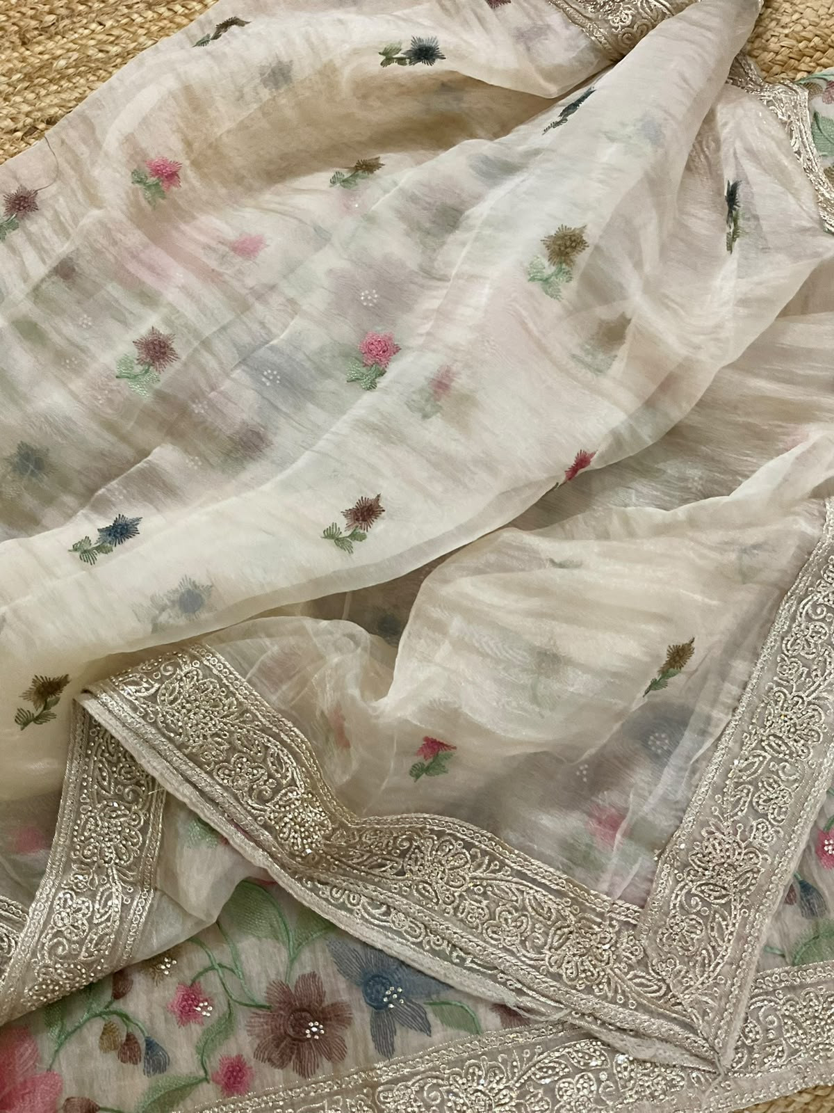 Soft Crushed Tissue Embroidered Suit - Beige