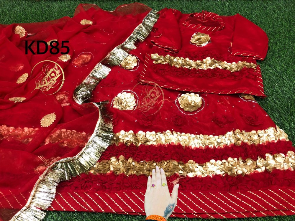 Girl in rajputi clearance poshak