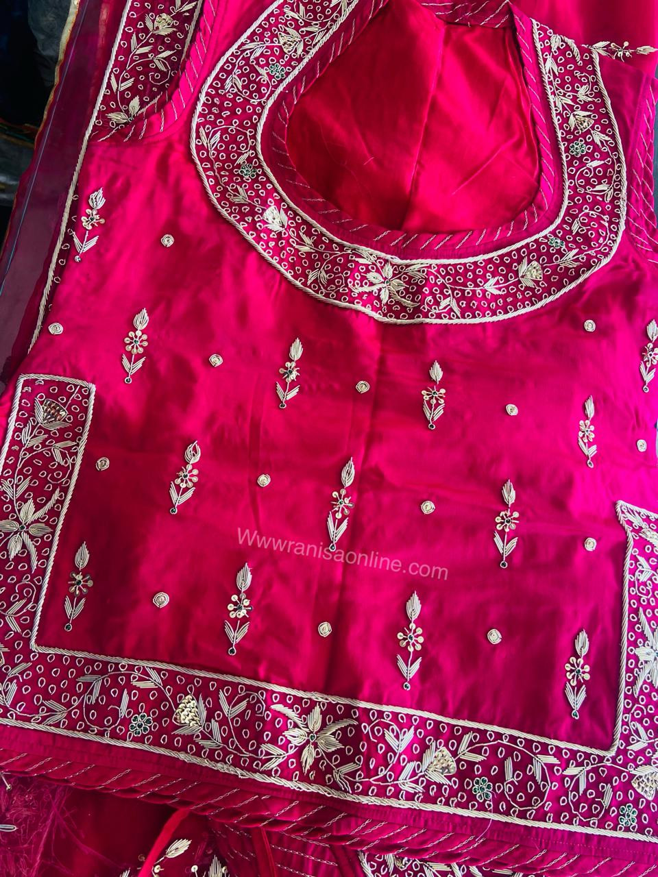 Raatrani poshak