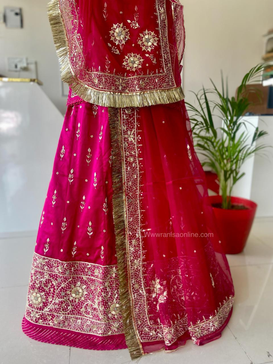 Raatrani poshak