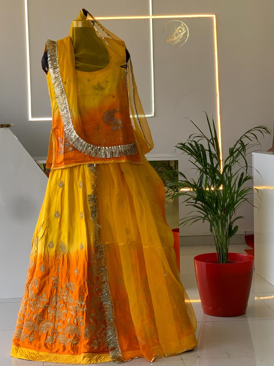 Rangbari poshak