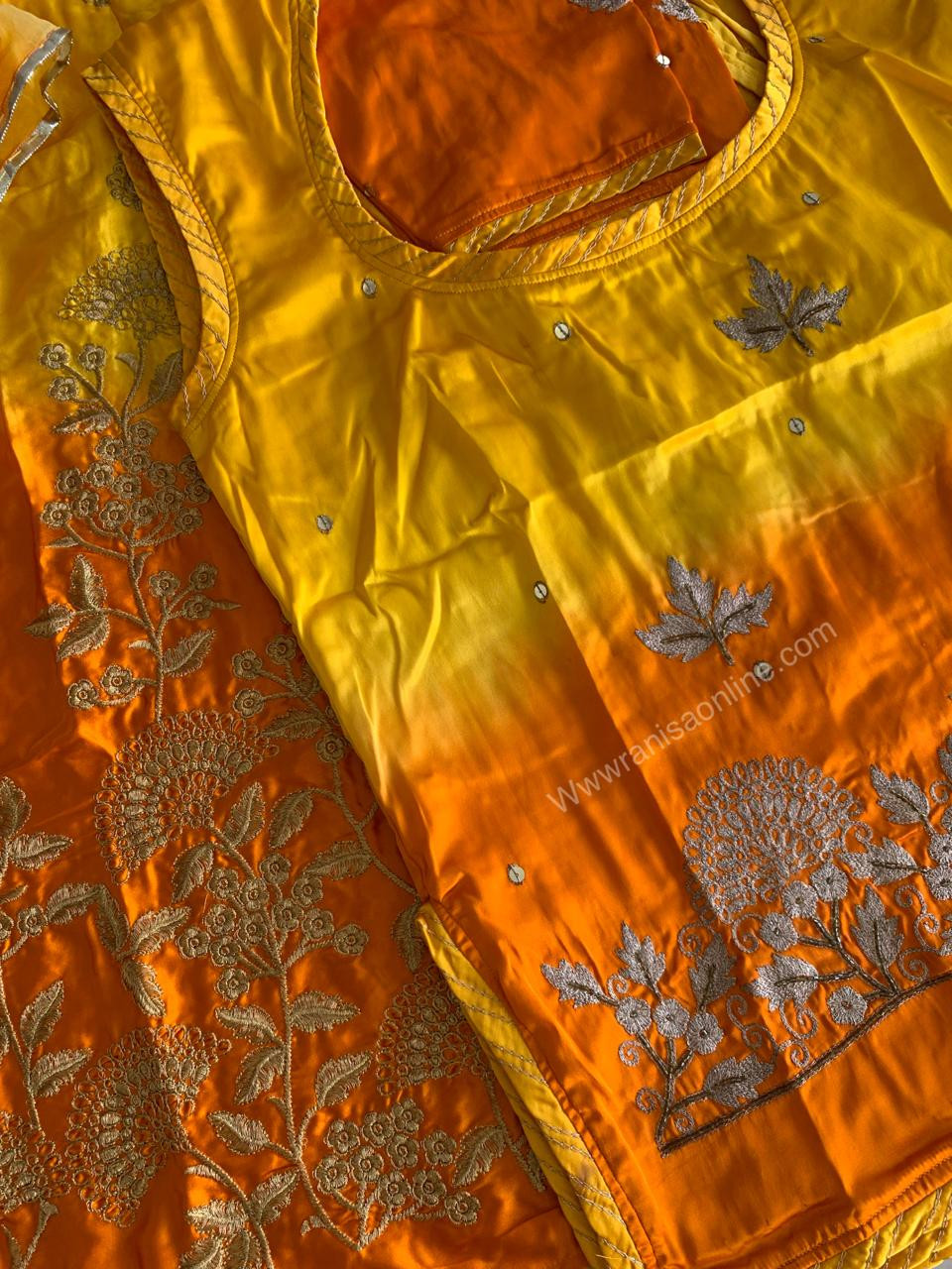 Rangbari poshak