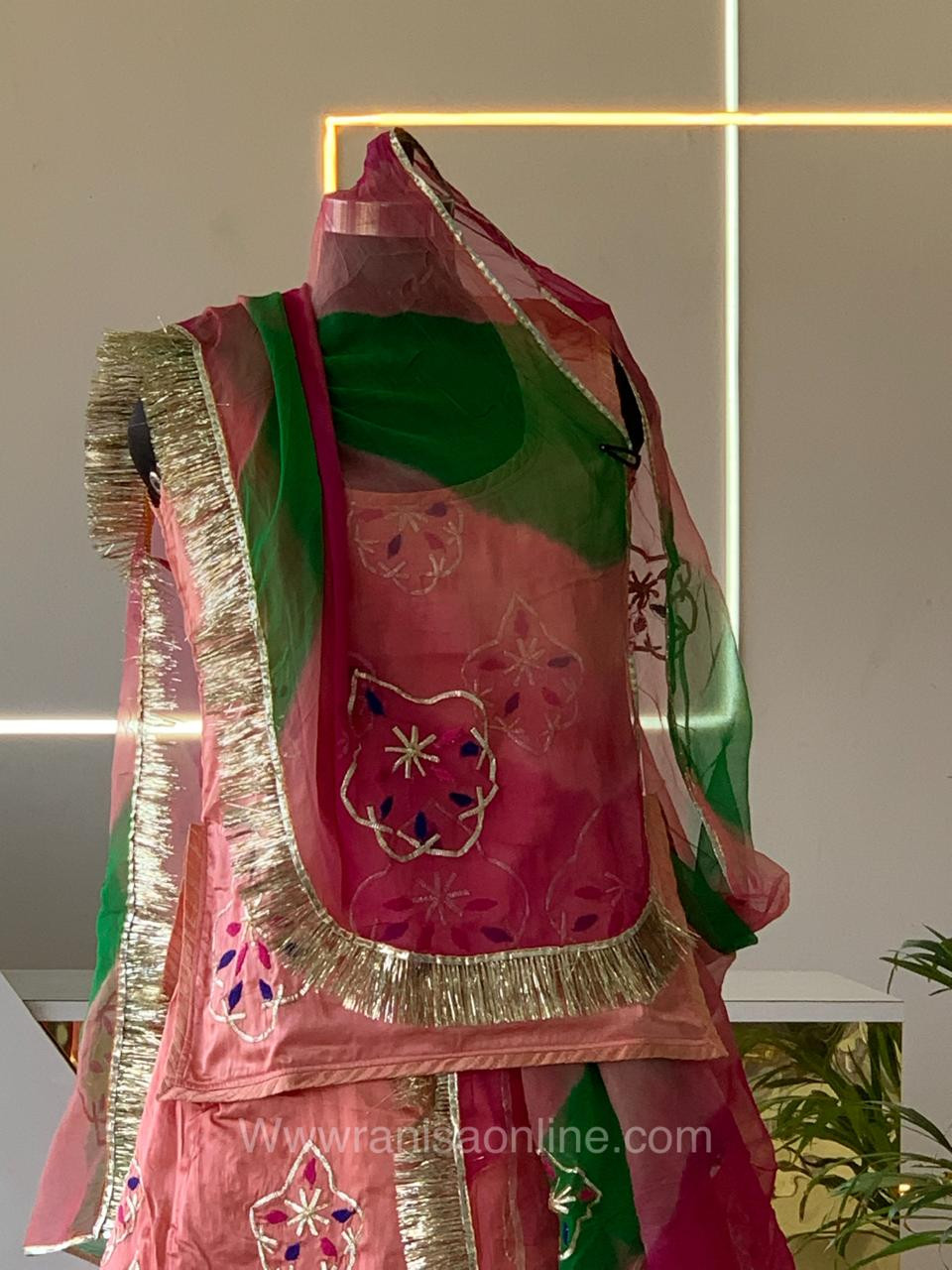 sikhiya poshak
