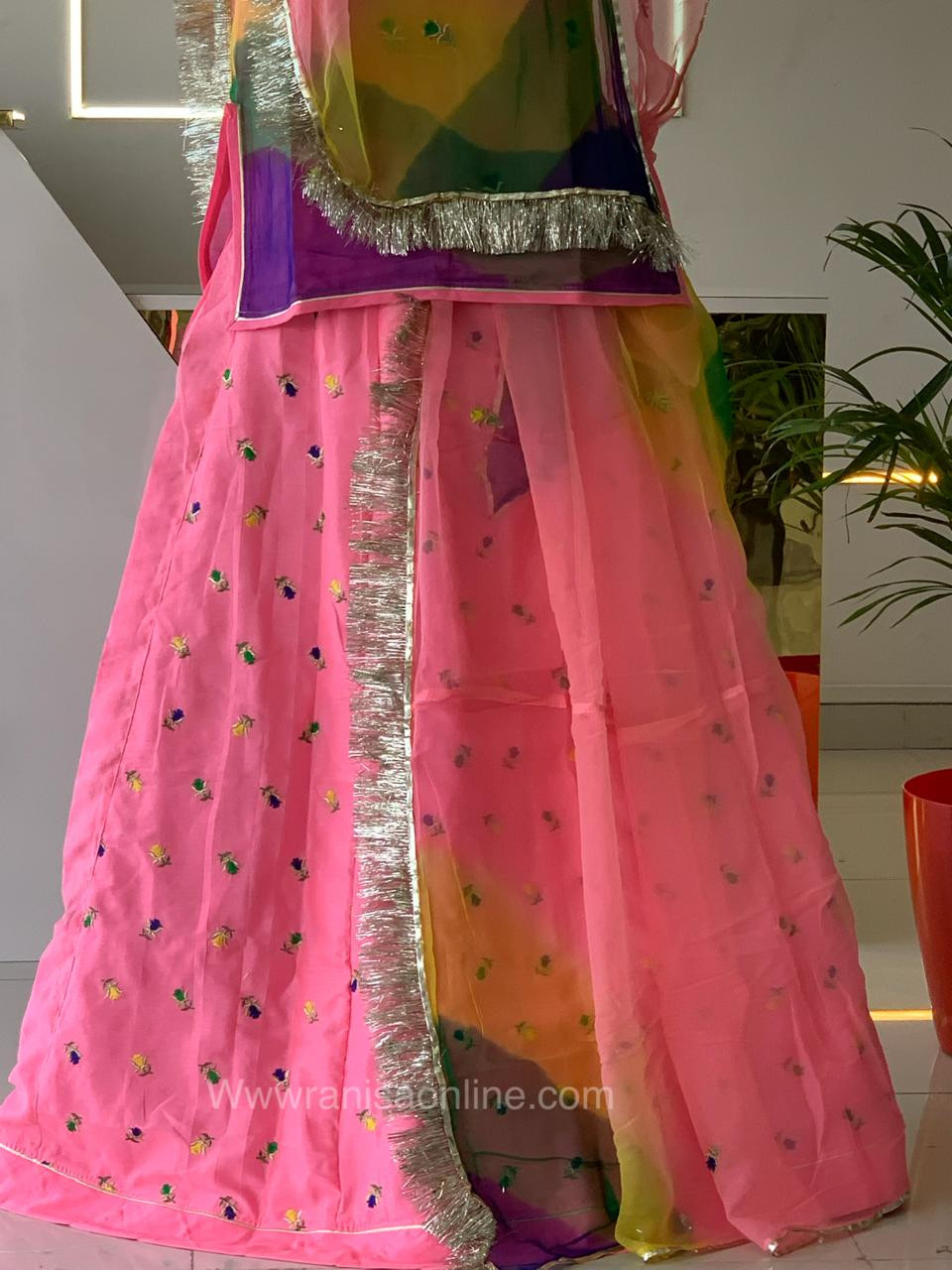 Rangbari poshak