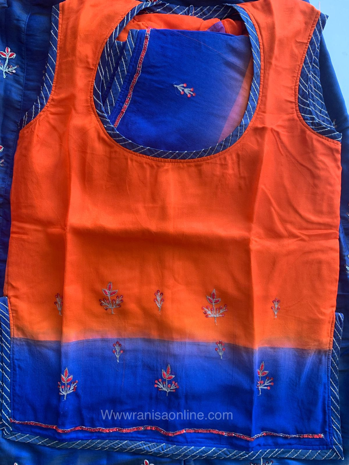 devi poshak