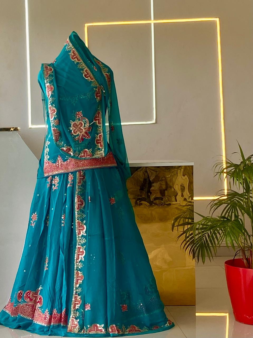 Natural crep Poshak